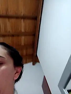 Snapshot of LunaZambrano chatting on 14, 9, 2025 LunaZambrano online show from 14, 9, 2025