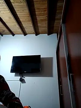 Snapshot of LunaZambrano chatting on 29, 9, 2025 LunaZambrano online show from 29, 9, 2025