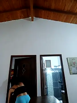 LunaZambrano online show from 12, 4, 2026