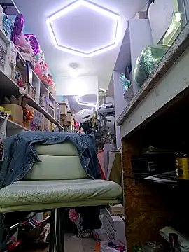 LunaZambrano online show from 18, 4, 2026