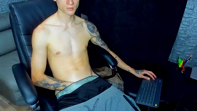 Snapshot of Dmtry6 chatting on 4, 3, 2025 Dmtry6 online show from 4, 3, 2025