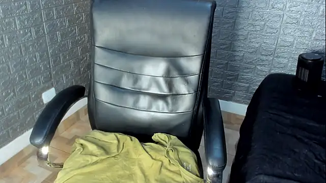 Snapshot of Dmtry6 chatting on 16, 10, 2025 Dmtry6 online show from 16, 10, 2025