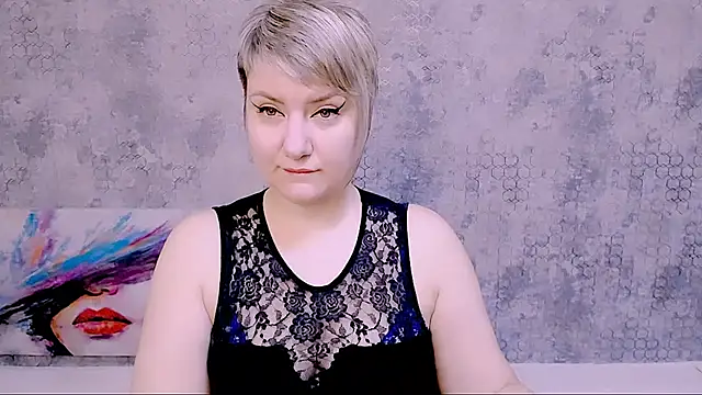 Snapshot of Djullia chatting on 1, 2, 2025 Djullia online show from 1, 2, 2025