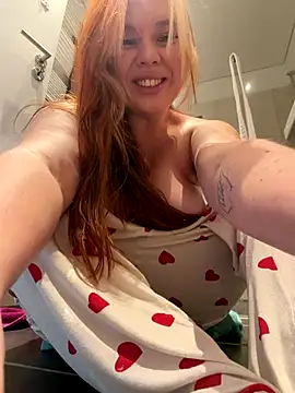 AnjaAmelia online show from 18, 12, 2025