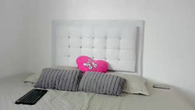 Snapshot of Sofia_Blosom chatting on 21, 10, 2025 Sofia Blosom online show from 21, 10, 2025