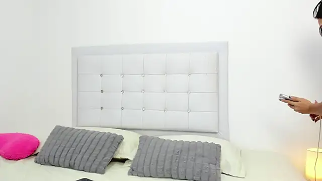 Snapshot of Sofia_Blosom chatting on 4, 12, 2025 Sofia Blosom online show from 4, 12, 2025