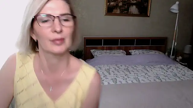 Snapshot of sensualEmilia chatting on 23, 6, 2026 sensualEmilia online show from 23, 6, 2026