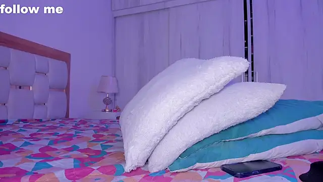 mia hank online show from 25, 2, 2025