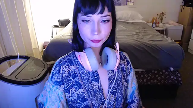 latinpetit online show from 21, 11, 2025