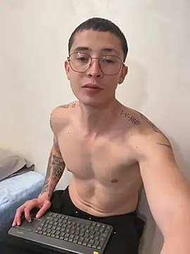 Snapshot of sebas_1122 chatting on 24, 5, 2026 sebas 1122 online show from 24, 5, 2026
