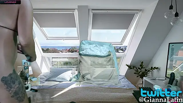 Gianna latin online show from 18, 2, 2025