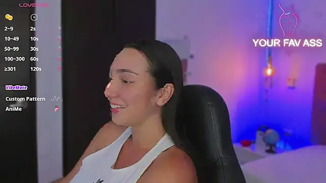 Snapshot of ava_blue chatting on 8, 2, 2025 ava blue online show from 8, 2, 2025