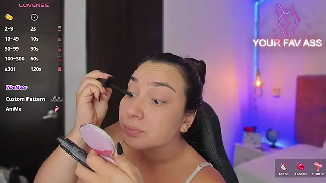 Snapshot of ava_blue chatting on 13, 2, 2025 ava blue online show from 13, 2, 2025