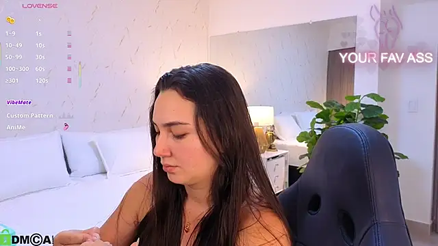 Snapshot of ava_blue chatting on 3, 10, 2025 ava blue online show from 3, 10, 2025