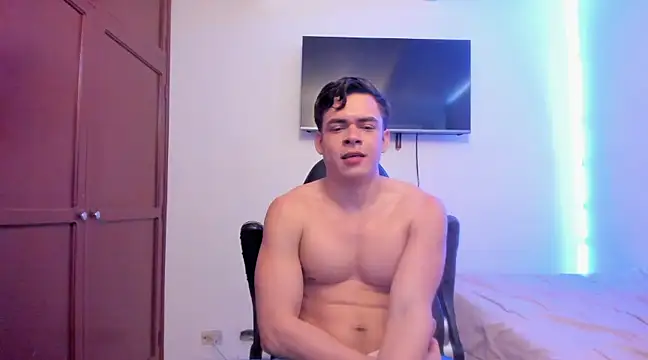 Snapshot of Lucian_Gomez_ chatting on 11, 3, 2025 Lucian Gomez  online show from 11, 3, 2025