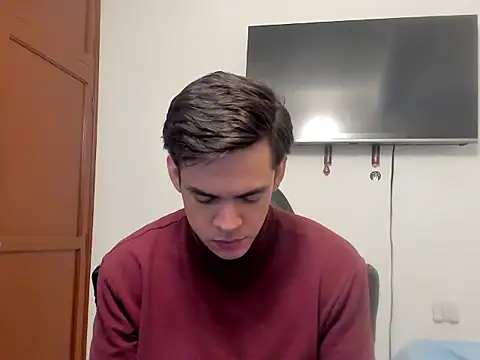 Snapshot of Lucian_Gomez_ chatting on 8, 10, 2025 Lucian Gomez  online show from 8, 10, 2025