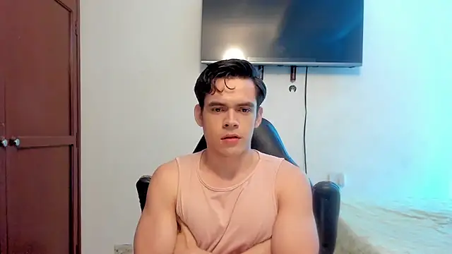 Snapshot of Lucian_Gomez_ chatting on 22, 10, 2025 Lucian Gomez  online show from 22, 10, 2025