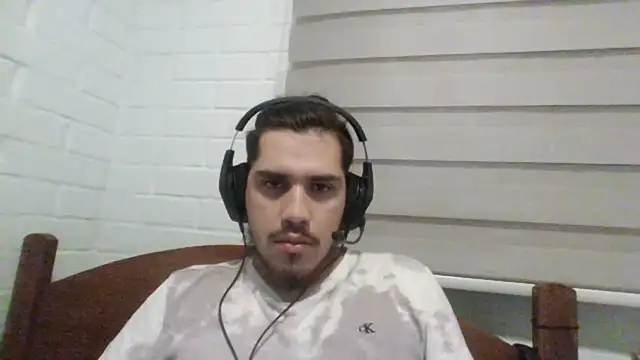 Snapshot of hung_weeb chatting on 4, 12, 2024 hung weeb online show from 4, 12, 2024