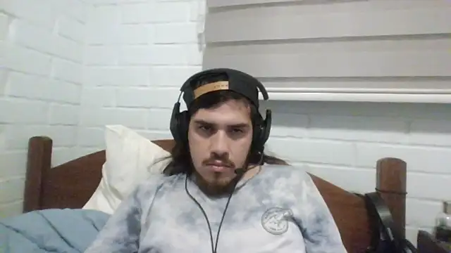 Snapshot of hung_weeb chatting on 15, 12, 2024 hung weeb online show from 15, 12, 2024