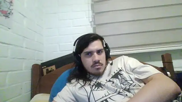 Snapshot of hung_weeb chatting on 13, 1, 2025 hung weeb online show from 13, 1, 2025