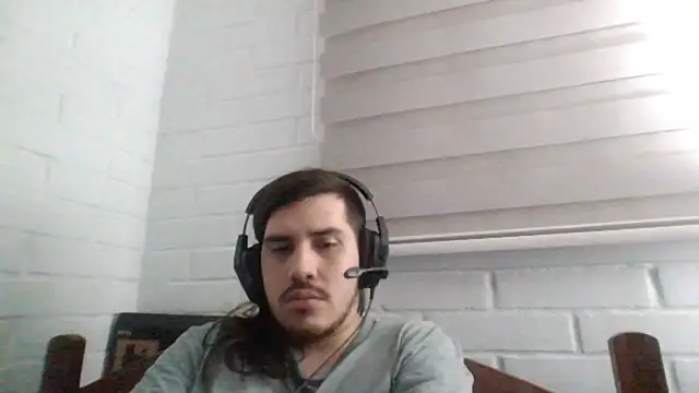 Snapshot of hung_weeb chatting on 16, 2, 2025 hung weeb online show from 16, 2, 2025