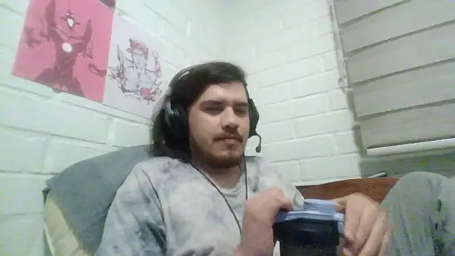 Snapshot of hung_weeb chatting on 28, 10, 2025 hung weeb online show from 28, 10, 2025