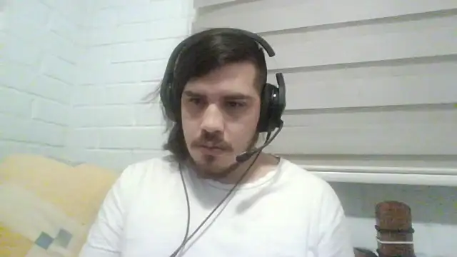 Snapshot of hung_weeb chatting on 3, 11, 2025 hung weeb online show from 3, 11, 2025