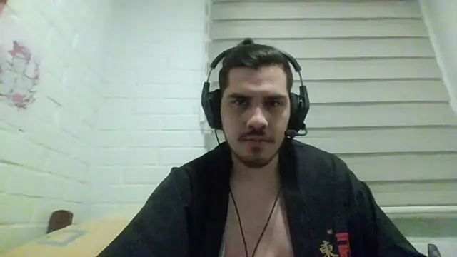 Snapshot of hung_weeb chatting on 18, 11, 2025 hung weeb online show from 18, 11, 2025