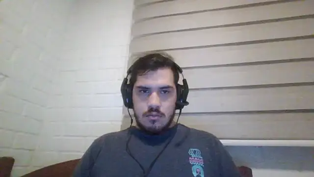 Snapshot of hung_weeb chatting on 6, 1, 2026 hung weeb online show from 6, 1, 2026