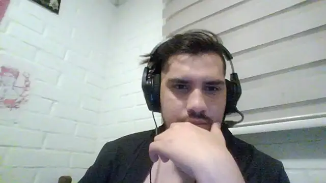 Snapshot of hung_weeb chatting on 16, 1, 2026 hung weeb online show from 16, 1, 2026