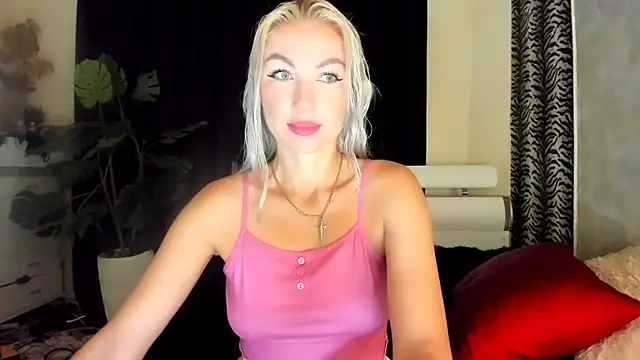 Snapshot of _SABOTAGE_ chatting on 8, 10, 2025 SABOTAGE online show from 8, 10, 2025