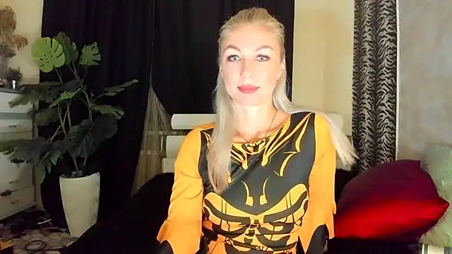 Snapshot of _SABOTAGE_ chatting on 10, 10, 2025 SABOTAGE online show from 10, 10, 2025