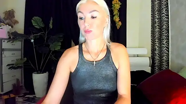 Snapshot of _SABOTAGE_ chatting on 20, 10, 2025 SABOTAGE online show from 20, 10, 2025