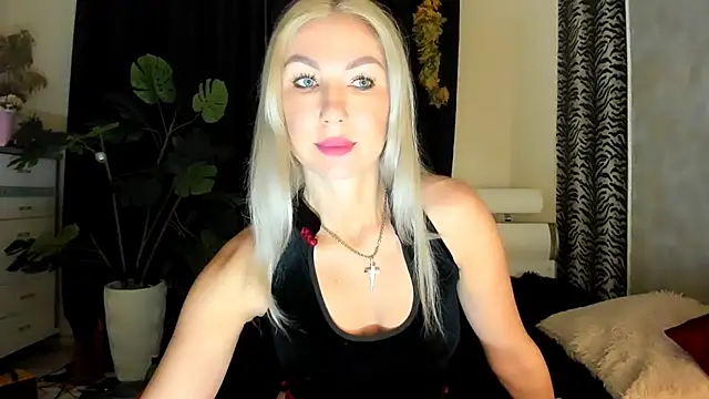 Snapshot of _SABOTAGE_ chatting on 6, 11, 2025 SABOTAGE online show from 6, 11, 2025