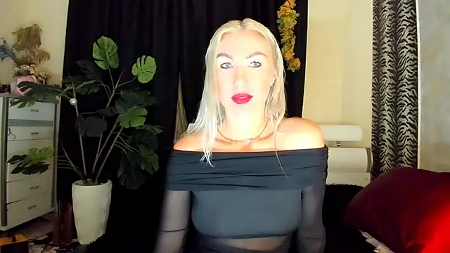 Snapshot of _SABOTAGE_ chatting on 9, 11, 2025 SABOTAGE online show from 9, 11, 2025