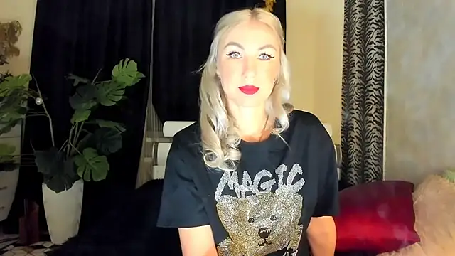 Snapshot of _SABOTAGE_ chatting on 20, 11, 2025 SABOTAGE online show from 20, 11, 2025