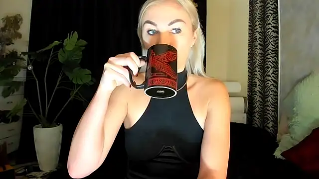 Snapshot of _SABOTAGE_ chatting on 1, 12, 2025 SABOTAGE online show from 1, 12, 2025