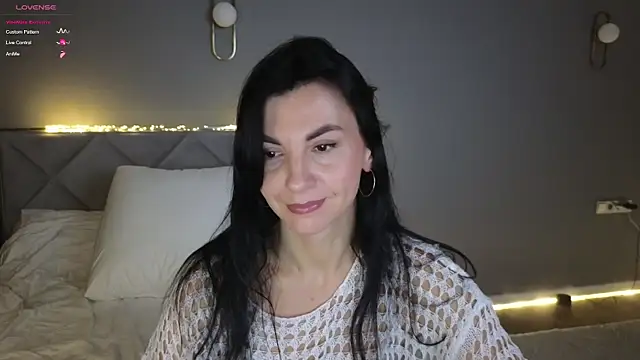 Snapshot of Mary_love16 chatting on 8, 11, 2025 Mary love16 online show from 8, 11, 2025