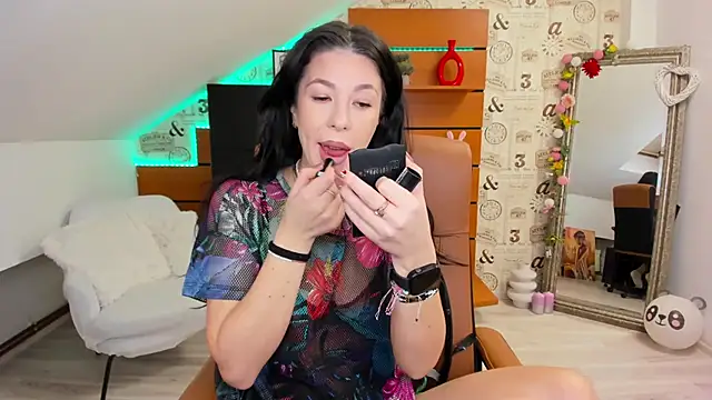 EmillyTaylor online show from 5, 12, 2025