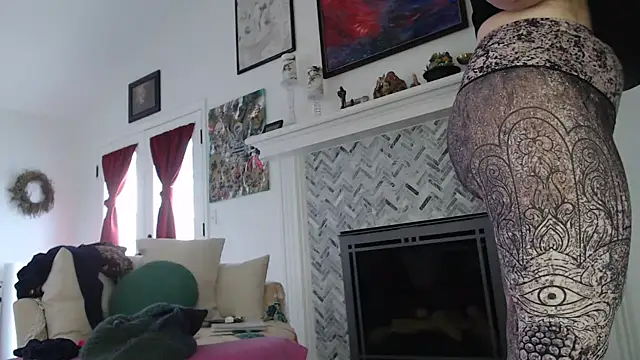 AuroraWillows online show from 2, 3, 2025