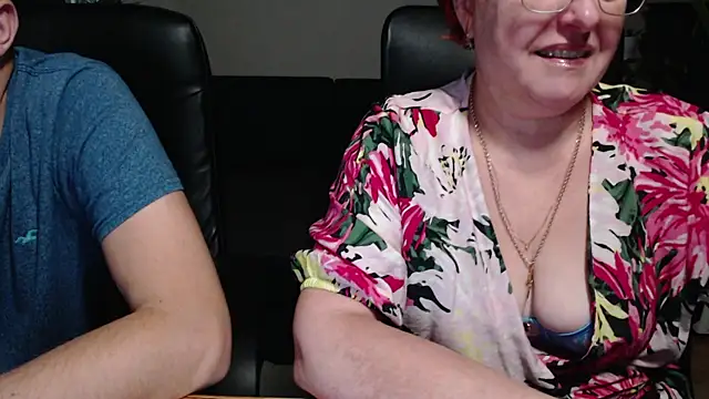 Snapshot of JoannaAndNeighbour chatting on 28, 10, 2025 JoannaAndNeighbour online show from 28, 10, 2025