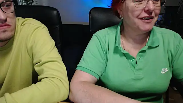 Snapshot of JoannaAndNeighbour chatting on 6, 11, 2025 JoannaAndNeighbour online show from 6, 11, 2025