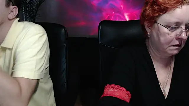 Snapshot of JoannaAndNeighbour chatting on 16, 11, 2025 JoannaAndNeighbour online show from 16, 11, 2025