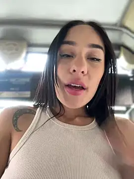 Snapshot of __IRIS__ chatting on 4, 12, 2024 IRIS online show from 4, 12, 2024