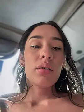 Snapshot of __IRIS__ chatting on 13, 12, 2024 IRIS online show from 13, 12, 2024