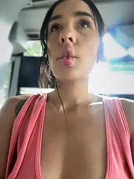 Snapshot of __IRIS__ chatting on 17, 12, 2024 IRIS online show from 17, 12, 2024