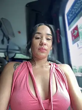 Snapshot of __IRIS__ chatting on 17, 12, 2024 IRIS online show from 17, 12, 2024