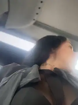 Snapshot of __IRIS__ chatting on 28, 12, 2024 IRIS online show from 28, 12, 2024