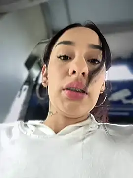 Snapshot of __IRIS__ chatting on 4, 1, 2025 IRIS online show from 4, 1, 2025