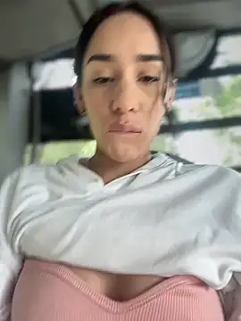 Snapshot of __IRIS__ chatting on 4, 1, 2025 IRIS online show from 4, 1, 2025